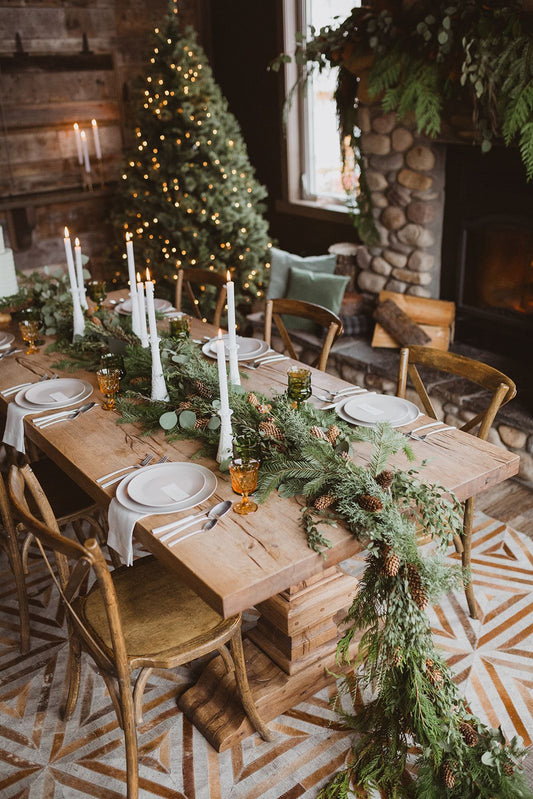 Minimalistic woodland Christmas dining room. 